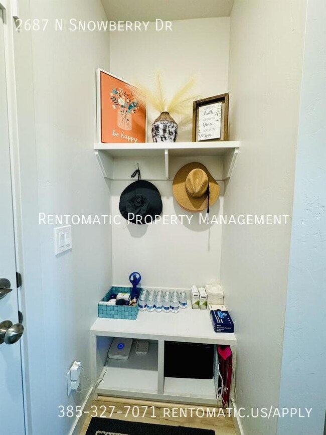 Building Photo - 2687 N Snowberry Dr