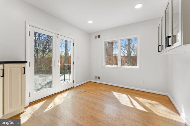 Building Photo - 6337 Beryl Rd