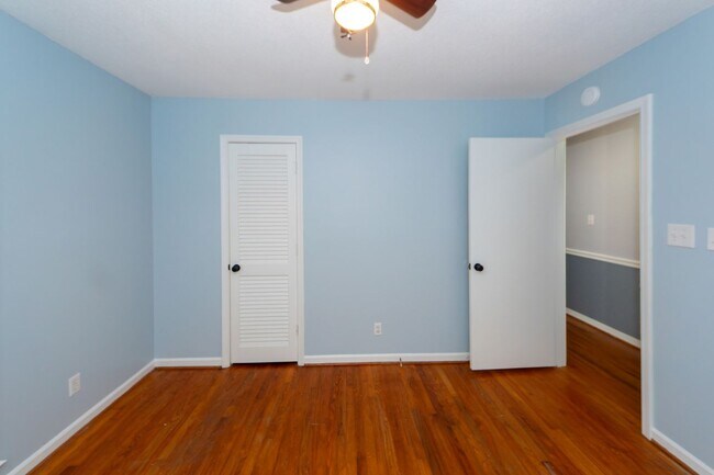 Building Photo - 3 Bedroom 2 Bath Home in Kings Grant - Sum...