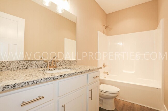 Building Photo - 4 Bedroom Ranch Home in Clive. Over 2000 sq feet of finished living area!