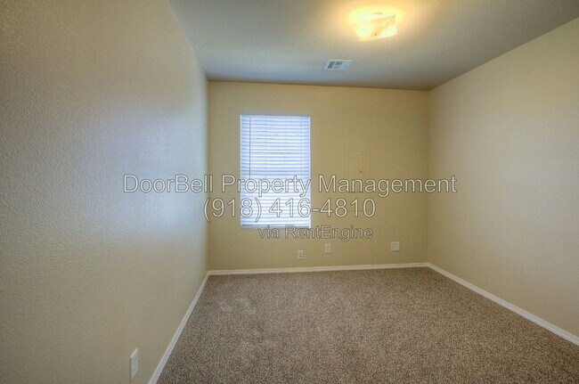 Building Photo - 5807 N 34th St