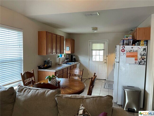 Building Photo - 349 S Water Ln