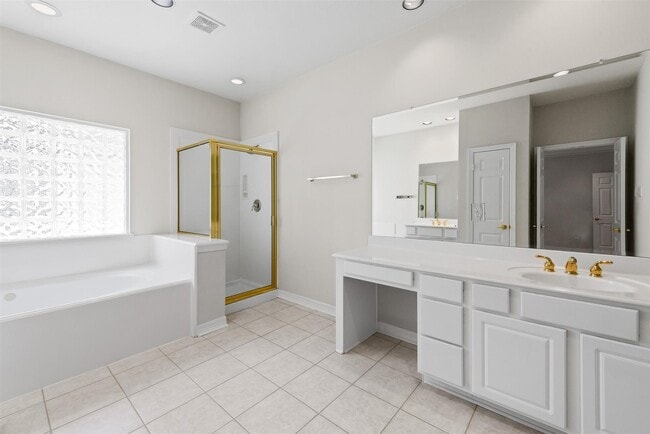 Building Photo - 6714 Montclair Dr