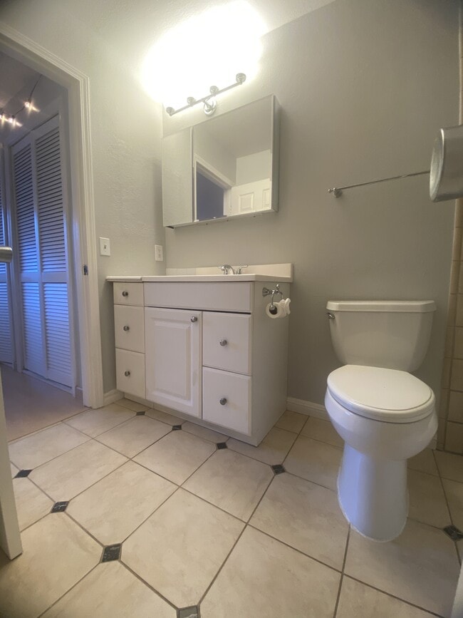 Building Photo - 2539 Blue Rock Ct