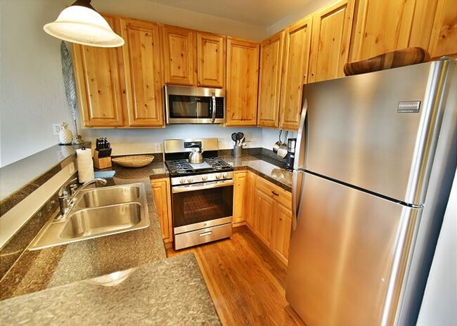 Building Photo - Summer Seasonal Rental- 734 Rocky Point Townhomes