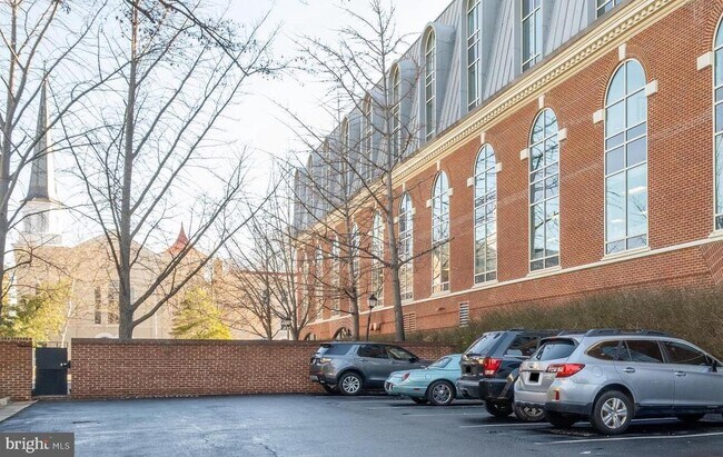 Building Photo - 706 Prince St
