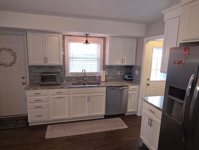 Building Photo - Updated 3 bedroom Kenosha ranch