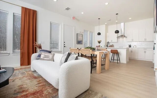 Building Photo - 33200 Forest W St