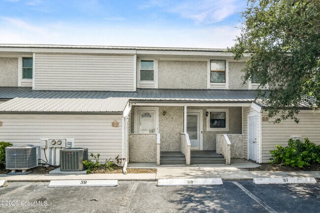 Building Photo - 1000 Sea Island Rd
