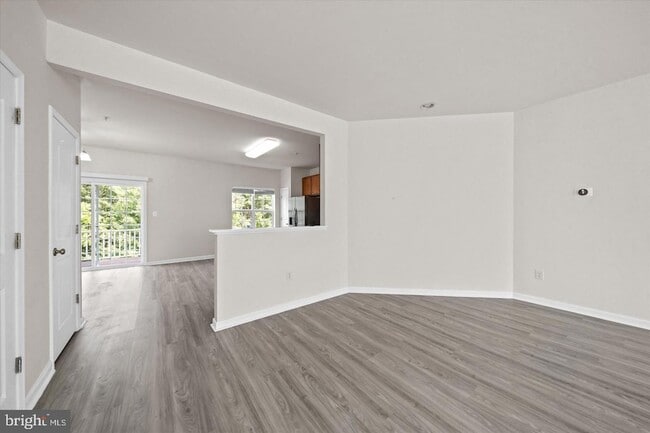 Building Photo - 26 Munro Rd