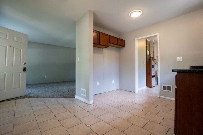 Building Photo - Warren 3 bedroom ranch