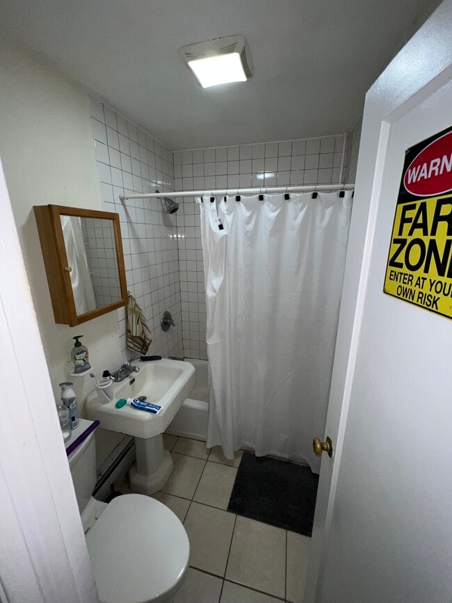 Building Photo - 75 Ridgewood Rd