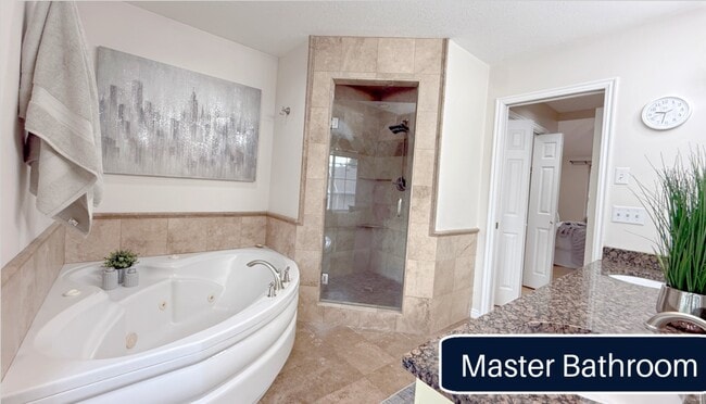 Building Photo - 8017 Showcase Ln