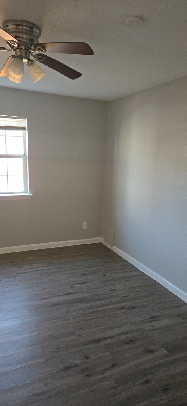 Building Photo - 6928 Hershe St