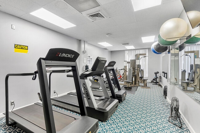 Building Photo - 2851 S Ocean Blvd