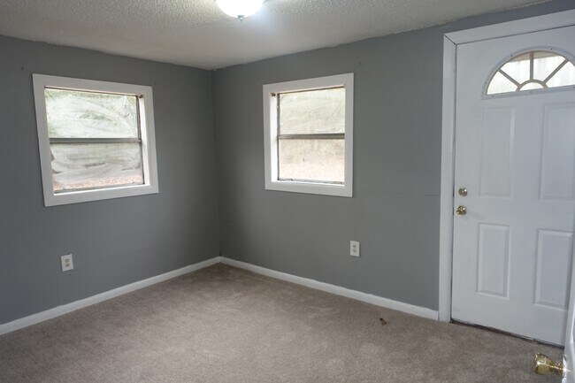 Building Photo - 3718 Charles St