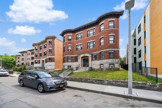 Building Photo - 121 Homestead St