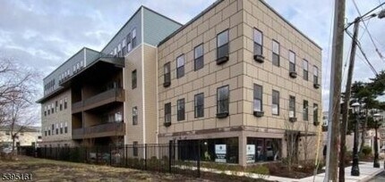 Building Photo - 22 Center St