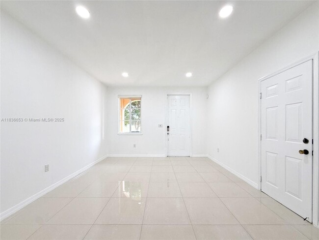 Building Photo - 16562 SW 71st Terrace