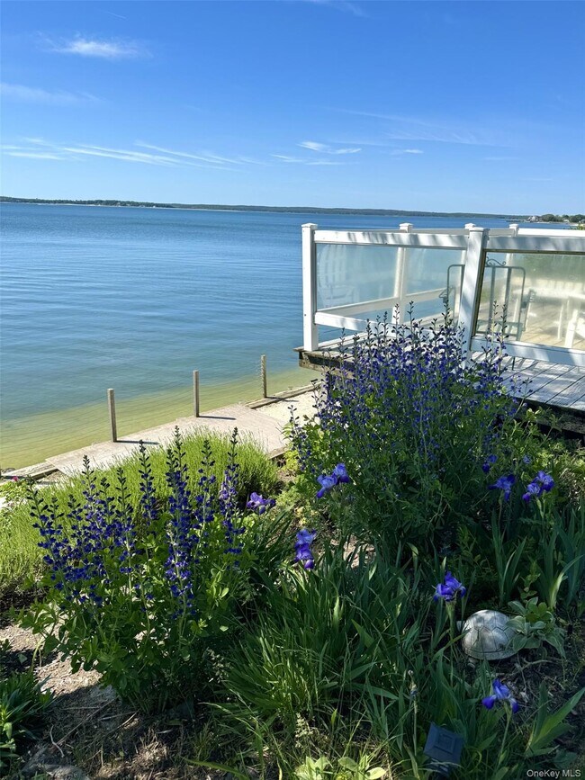Building Photo - 1429 Peconic Bay Blvd