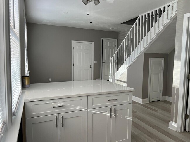 Building Photo - 238 Appleton St