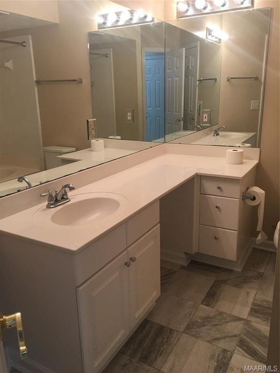 Building Photo - 6400 Chaprice Ln