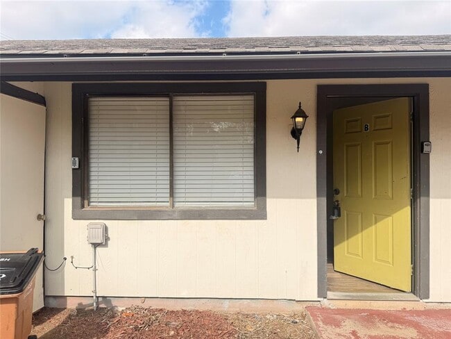 Building Photo - 2607 Ektom Dr