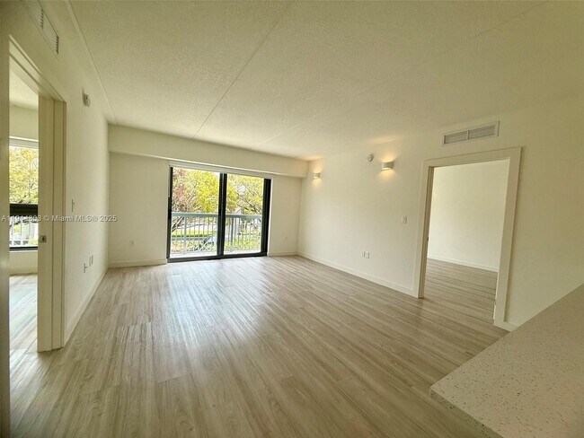 Building Photo - 2285 SW 27th St