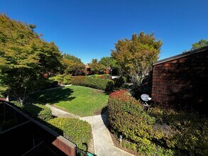 Building Photo - Fabulous 2-bedroom Concord Condominium Wit...