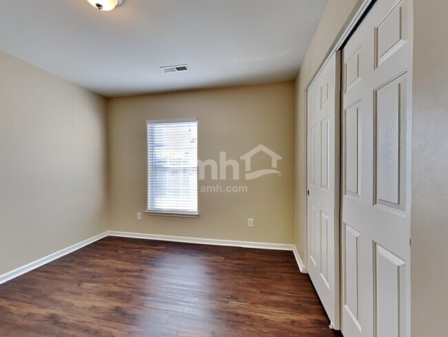 Building Photo - 213 Pine Hall Dr