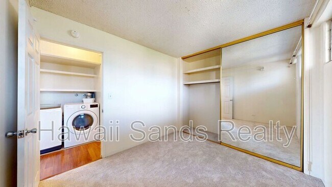 Building Photo - 1617 Ke’eaumoku St
