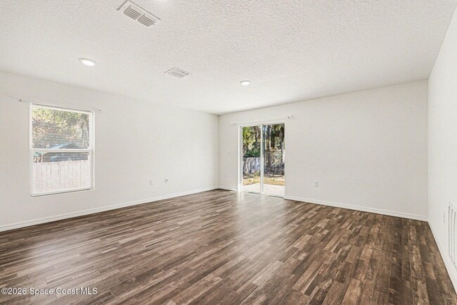 Building Photo - 711 Darlington Ave SW