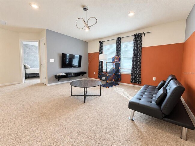 Building Photo - 7328 Oakmoss Loop