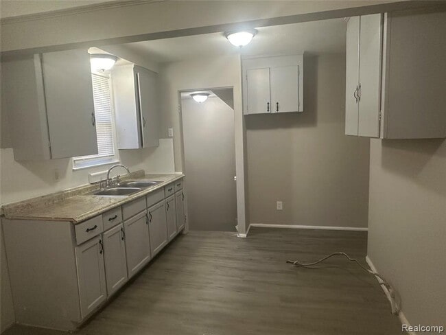 Building Photo - 7777 Auburn St