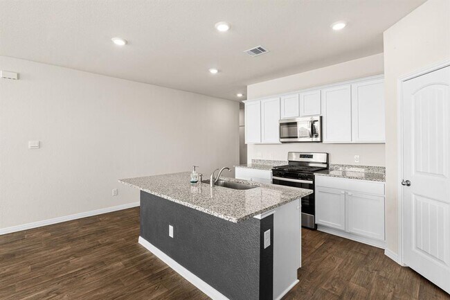 Building Photo - 111 Evergreen Sumac Lp