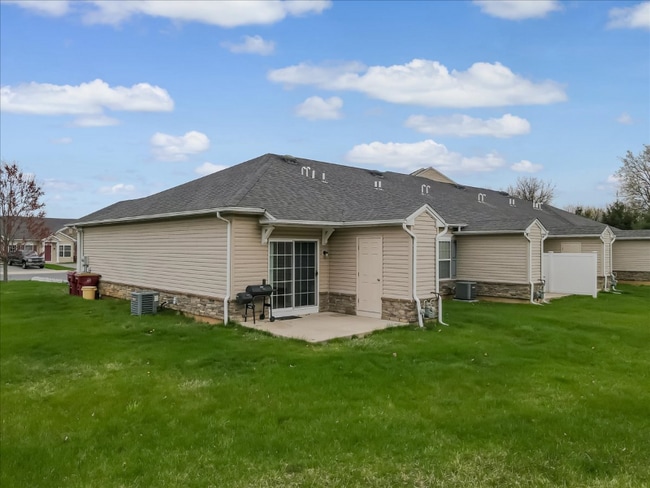 Building Photo - 218 Huntington Ln