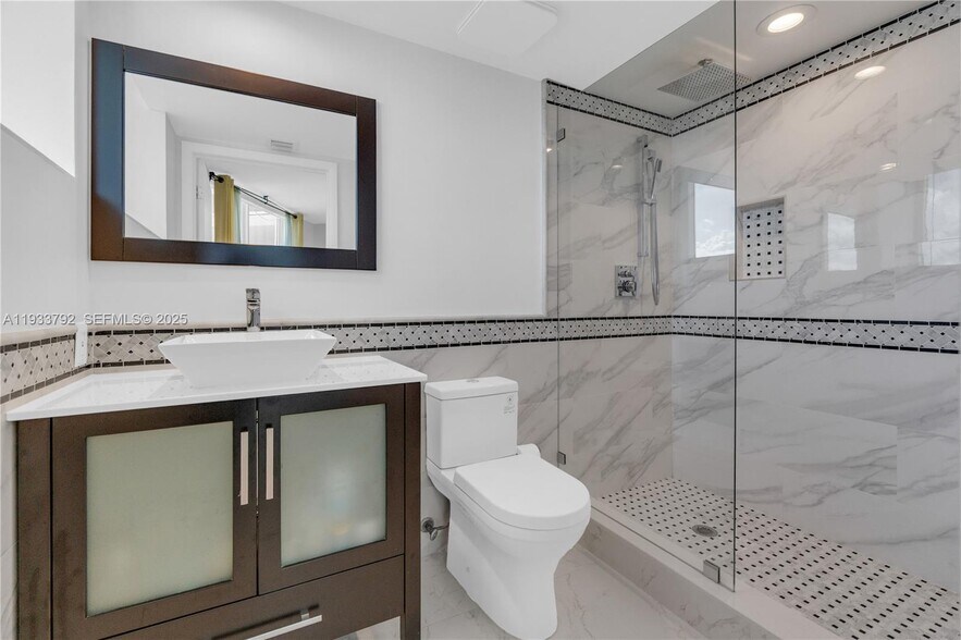 Building Photo - 19111 Collins Ave