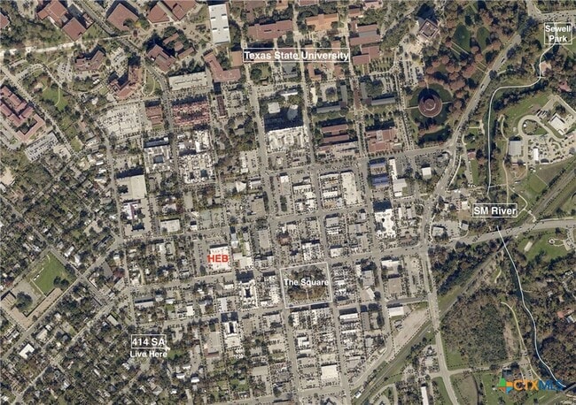 Building Photo - 414 W San Antonio St