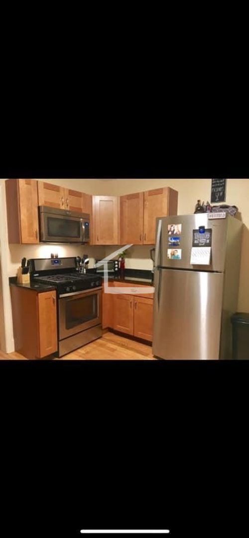 Building Photo - Gorgeous Brighton 3 Bed With Included Parking Available 9/1/26