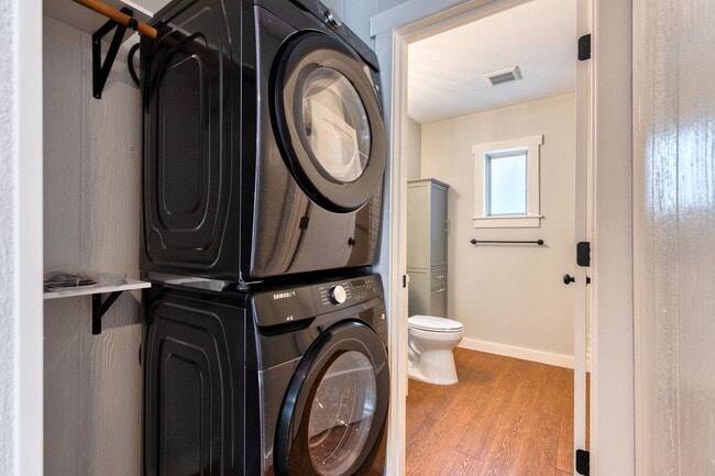 Building Photo - 9871 Menchaca Rd