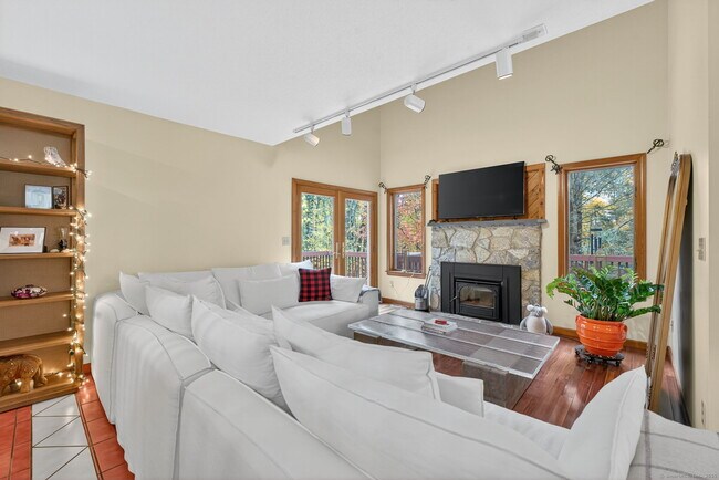 Building Photo - 71 Cherry Swamp Rd