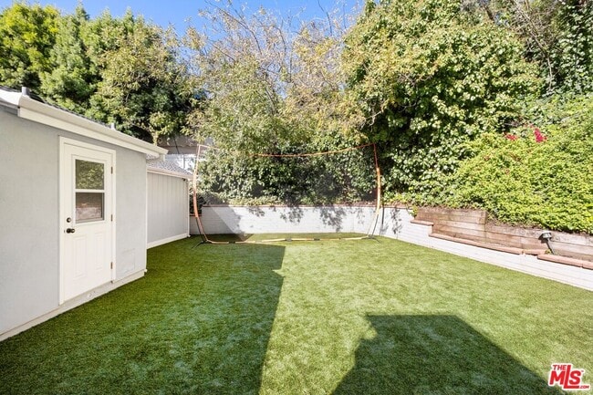 Building Photo - 1456 Roscomare Rd