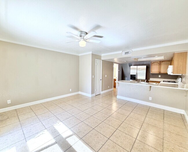 Building Photo - AVAILABLE NOW!! 3 Bedroom / 2 Bathroom Townhouse with pool in Cathedral City