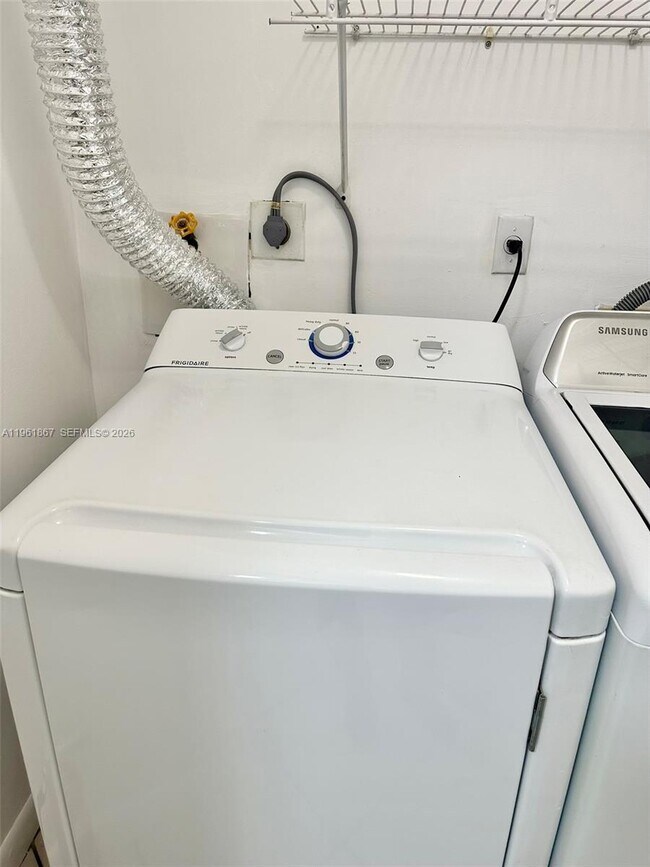 Building Photo - 10237 NW 9th St Cir