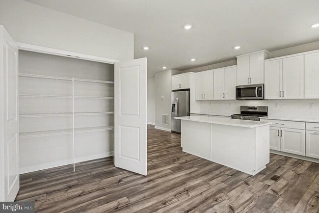 Building Photo - 1277 Fillmore St