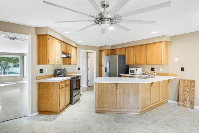 Building Photo - 1075 Mildred Ln SE