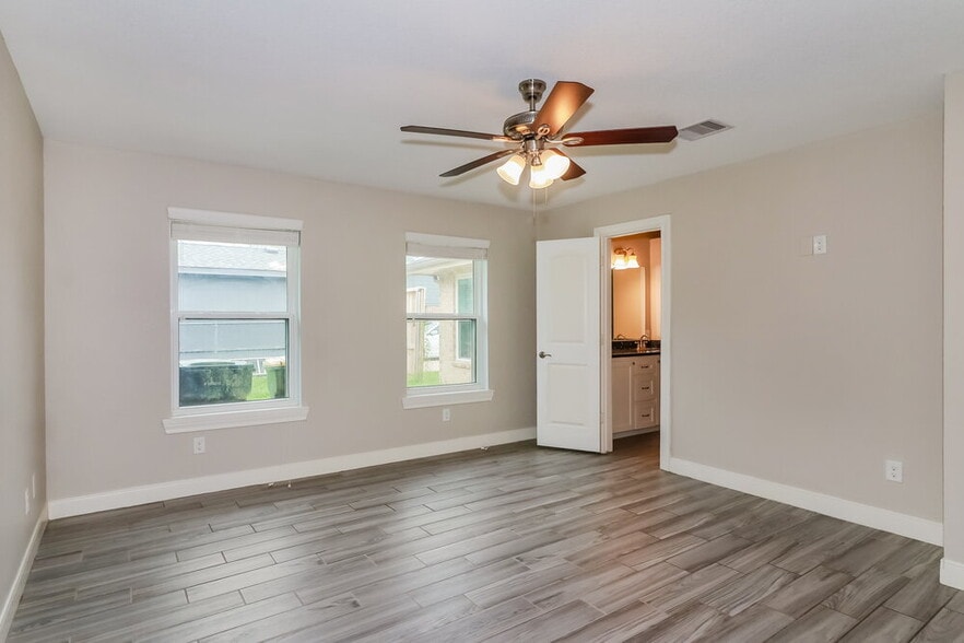 Building Photo - 1140 Glenda St