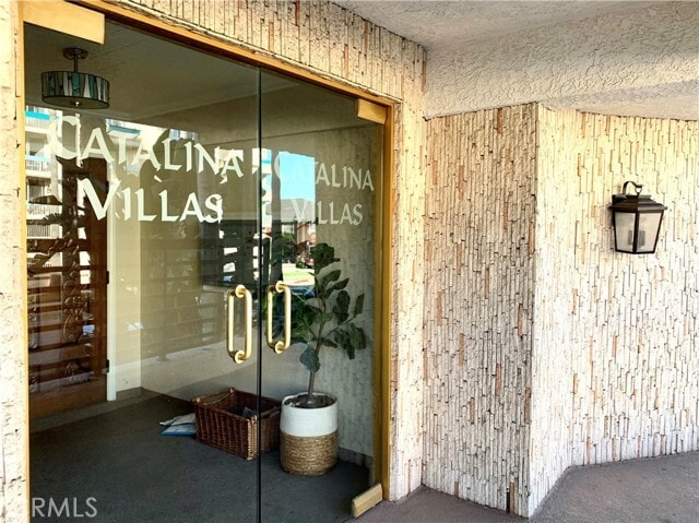 Building Photo - 425 S Catalina Ave