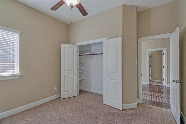 Building Photo - 124 Claiborne Lake Ln