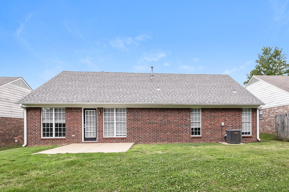 Building Photo - 8274 Park Pike